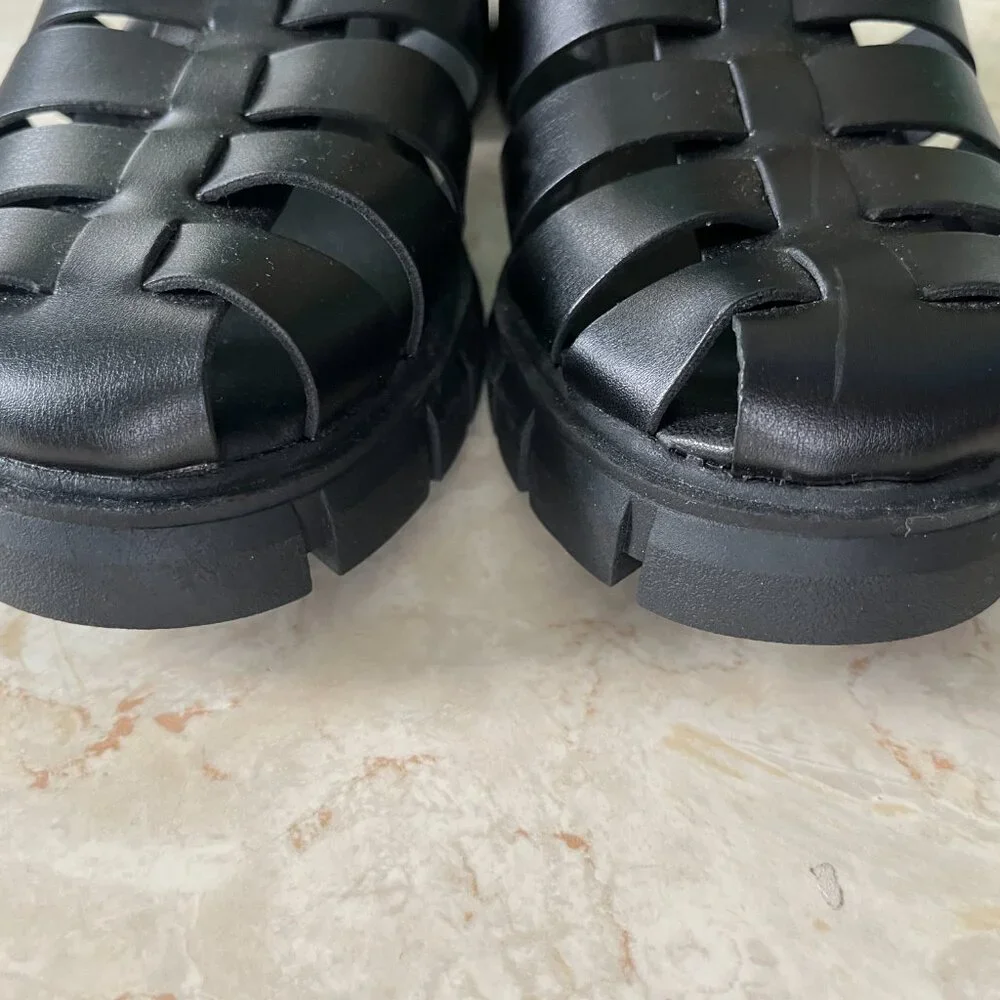 NWOB Madden NYC Sz 8.5 Genesis Fisherman Block Heel Sandals in Black - Picture 2 of 10